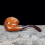 Freehand Bruyère-Pfeife in Rot mit Schwanenform