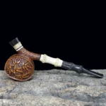 Bruyère-Pfeife mit handgeschnitztem Bambus