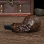 Rustizierte Freehand Pfeife aus Bruyèreholz