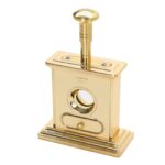 Gold Tisch-Zigarrenschneider Nahaufnahme