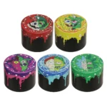 Cartoon-Wassertropfen-Grinder im Sternenhimmel-Design